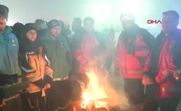 Diyarbakır’da depremde ölenler için anma programı düzenlendi