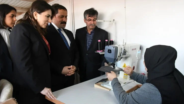 Hatay’ta afetzede kadınlara ayakkabıcılık kursu açıldı