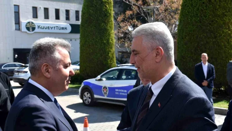 Ticaret Bakanı Ömer Bolat, İzmir’de ihracat hedeflerini açıkladı