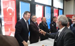 Sakarya’da belediyeler, kaymakamlıklar, siyasi partiler, odalar ve sivil toplum kuruluşları bayramlaştı