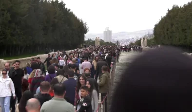 Anıtkabir, Ramazan Bayramı’nda 120 bini aşkın ziyaretçiyi ağırladı