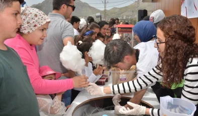 Depremlerin Etkilediği Şehirlerde 23 Nisan Kutlamaları