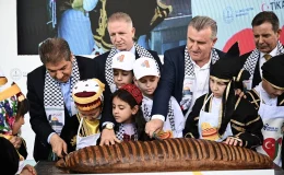 Gazzeli çocuklar barış için pişirdikleri ekmekleri dünya liderlerine gönderdi