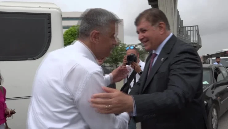 İzmir Büyükşehir Belediye Başkanı Cemil Tugay, Bayındır Çiçek Festivali’ne katıldı