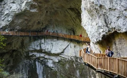 Kastamonu’nun Pınarbaşı ilçesi Ramazan Bayramı tatilinde yoğun ziyaretçi akınına uğradı