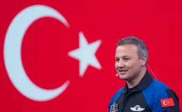 Türkiye’nin ilk astronotu Alper Gezeravcı, AA Genel Müdürlüğü’nde çocuklarla buluştu