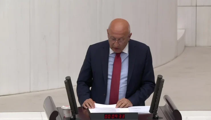 Utku Çakırözer: “İliç’te 7 Emekçimiz Toprak Altındayken Yeni Facialara Yol Açabilecek Bir Kanunu Görüşmek Ayıptır.